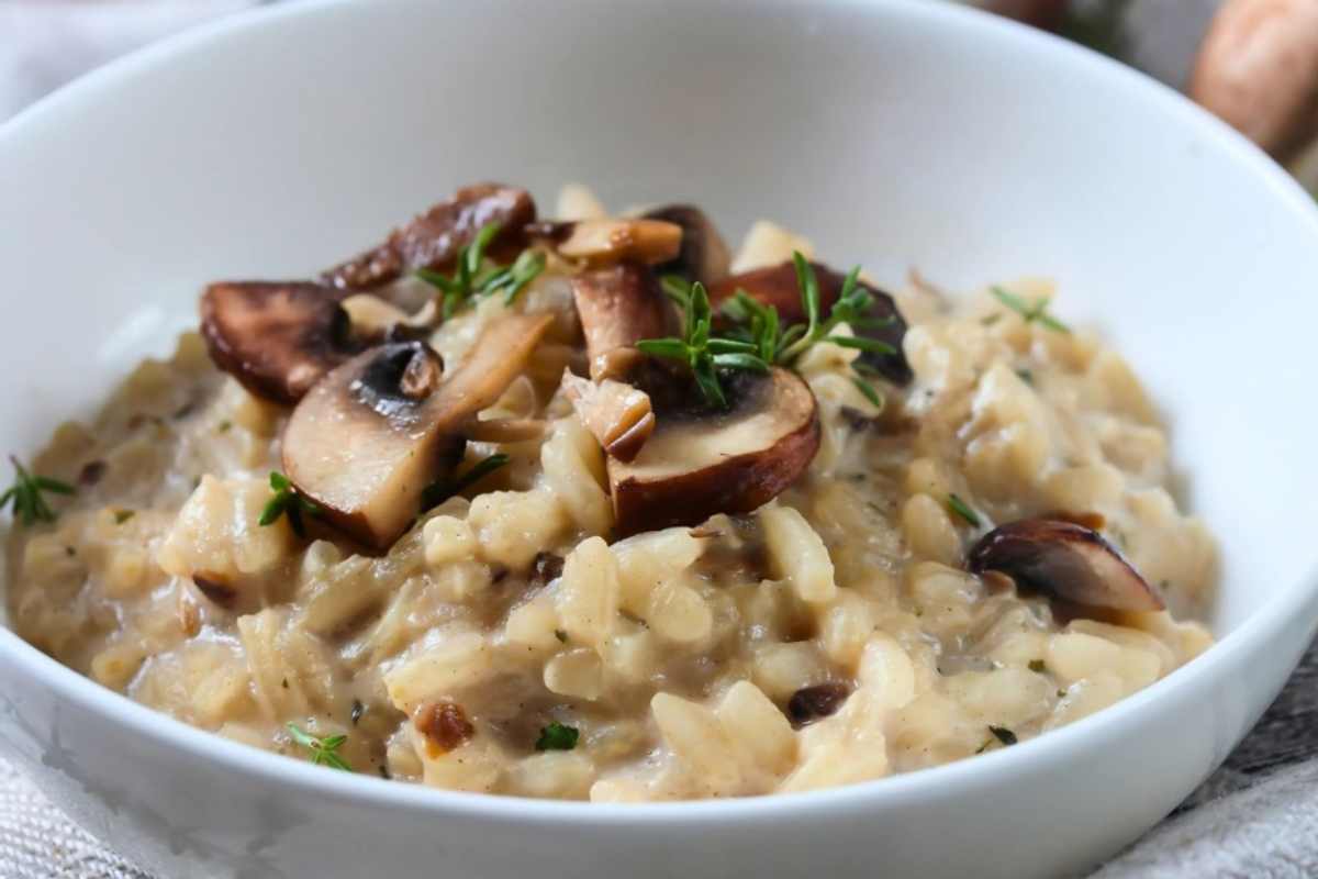 Un piato di risotto fumante